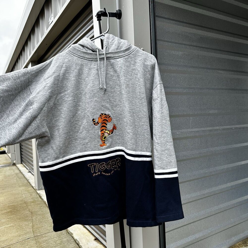 Vintage Disney Tigger Hoodie XL Gray Colorblock Winnie The Pooh Embroidered - Picture 6 of 6